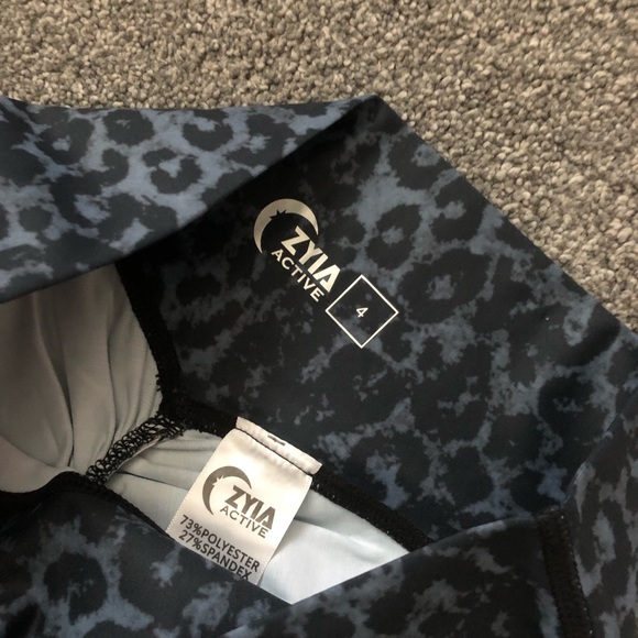 Zyia Cheetah Print Scrunch Butt Leggings - Picture 4 of 5